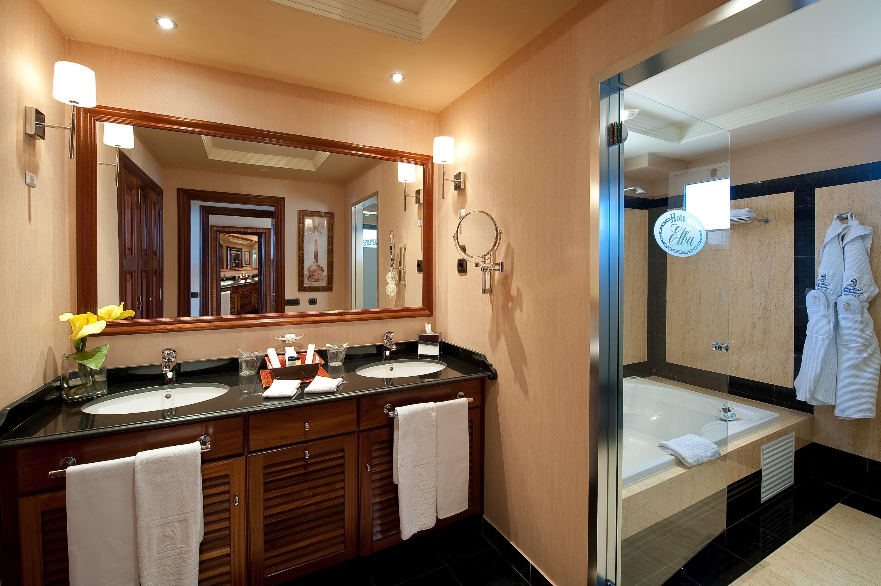 Elba Estepona Gran Hotel & Thalasso Spa Quarto foto Bathroom