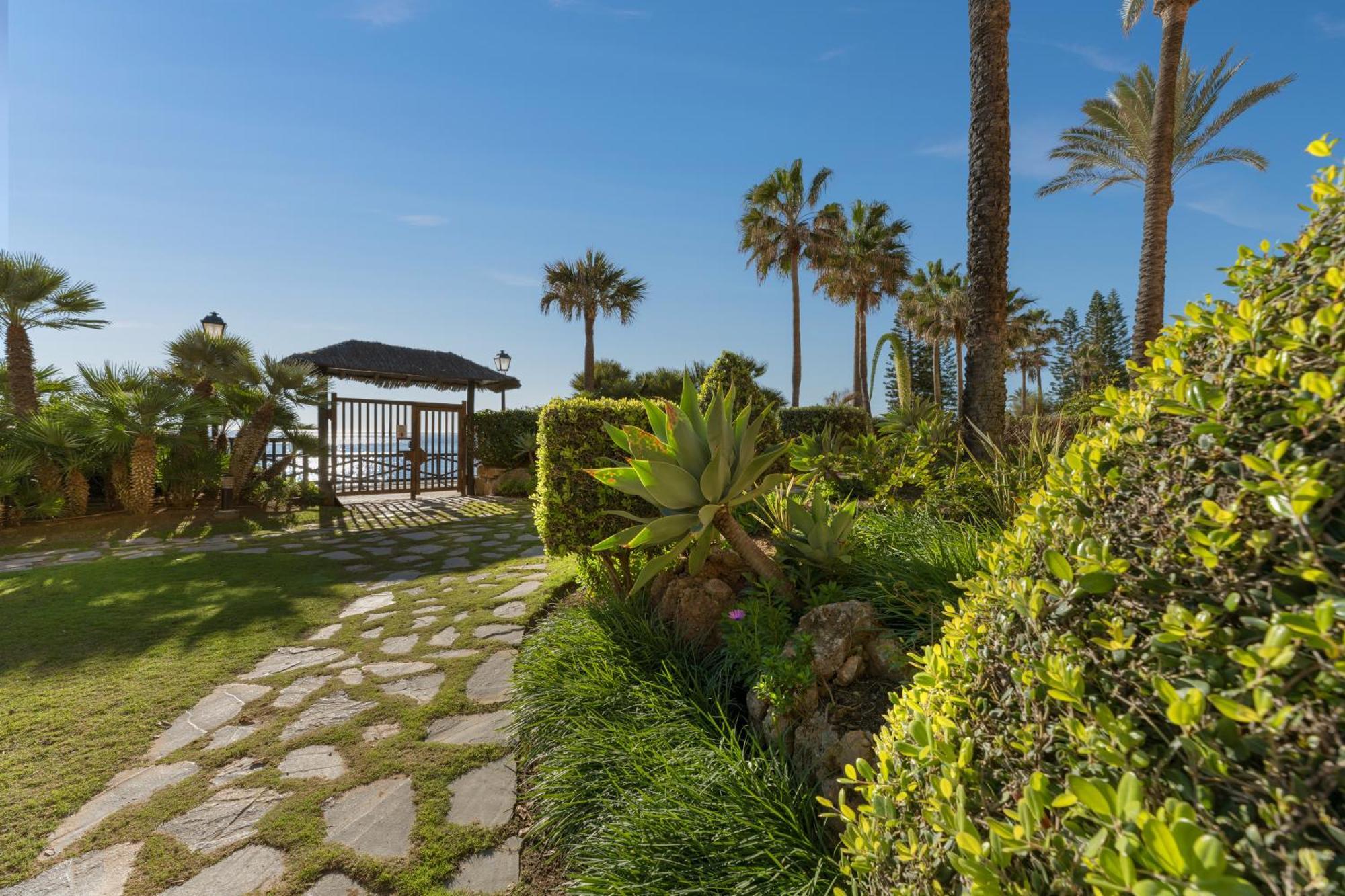 Elba Estepona Gran Hotel & Thalasso Spa Exterior foto