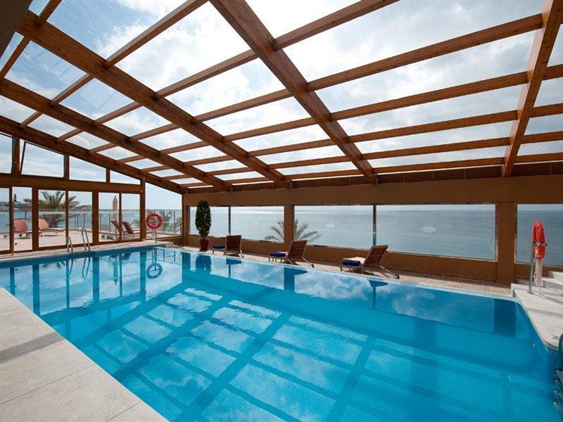 Elba Estepona Gran Hotel & Thalasso Spa Exterior foto The pool at the hotel