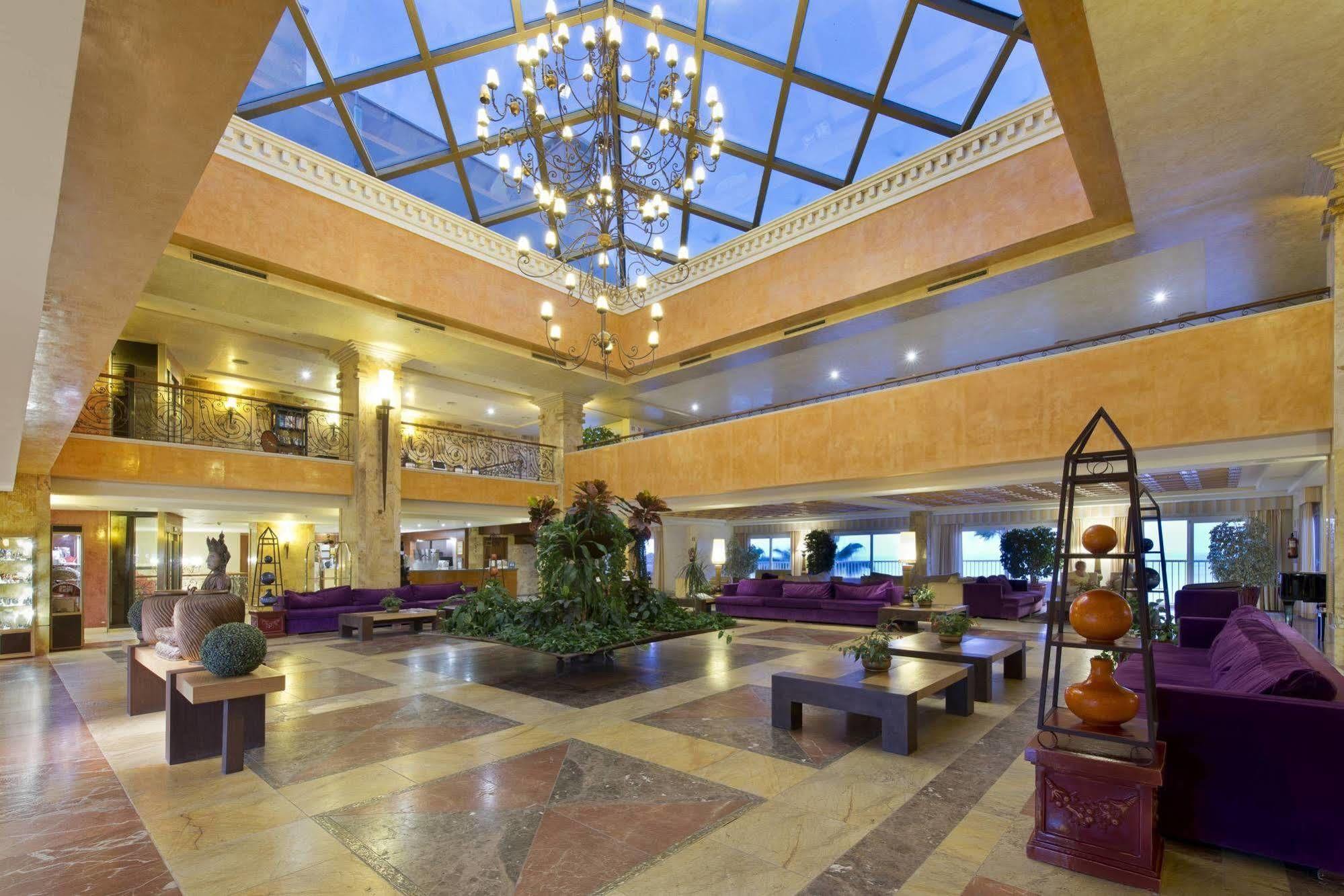 Elba Estepona Gran Hotel & Thalasso Spa Exterior foto Lobby